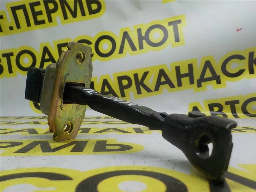 Ограничитель двери Mitsubishi Outlander I (2002—2009)