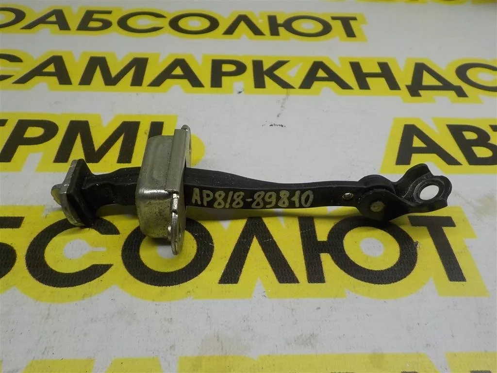 Ограничитель двери Nissan Juke I (2010—2014)