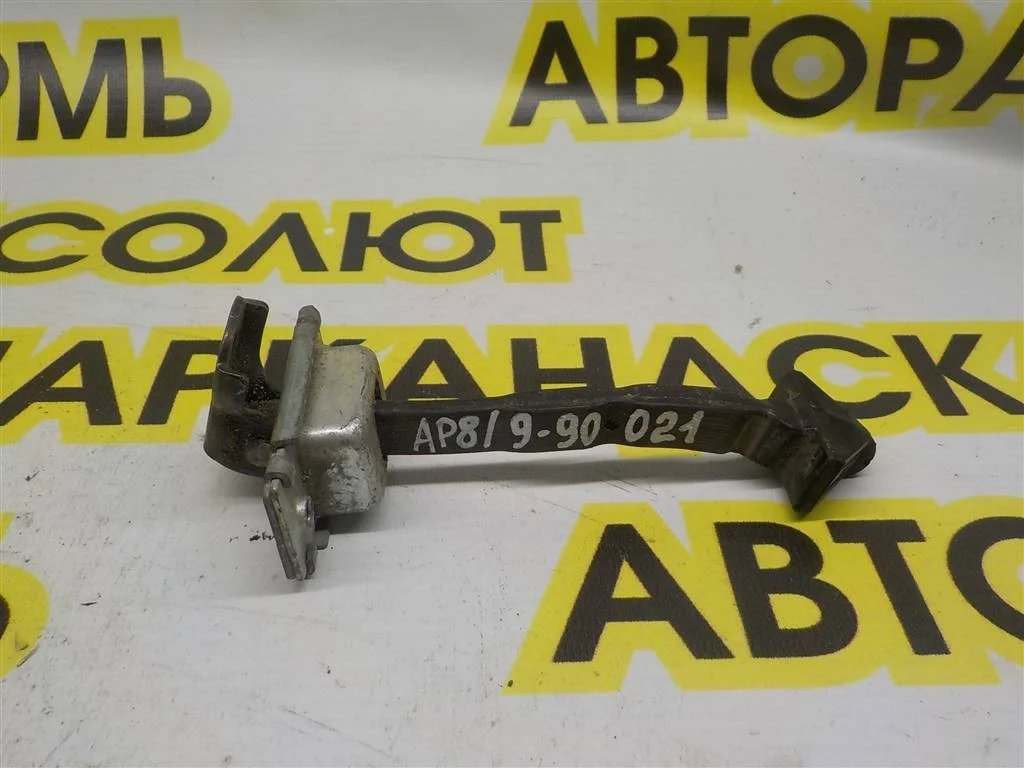 Ограничитель двери Mazda 3 BL (2008—2011)