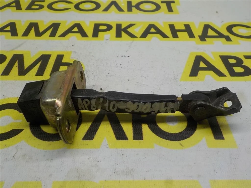 Ограничитель двери Mitsubishi Outlander I (2002—2009)