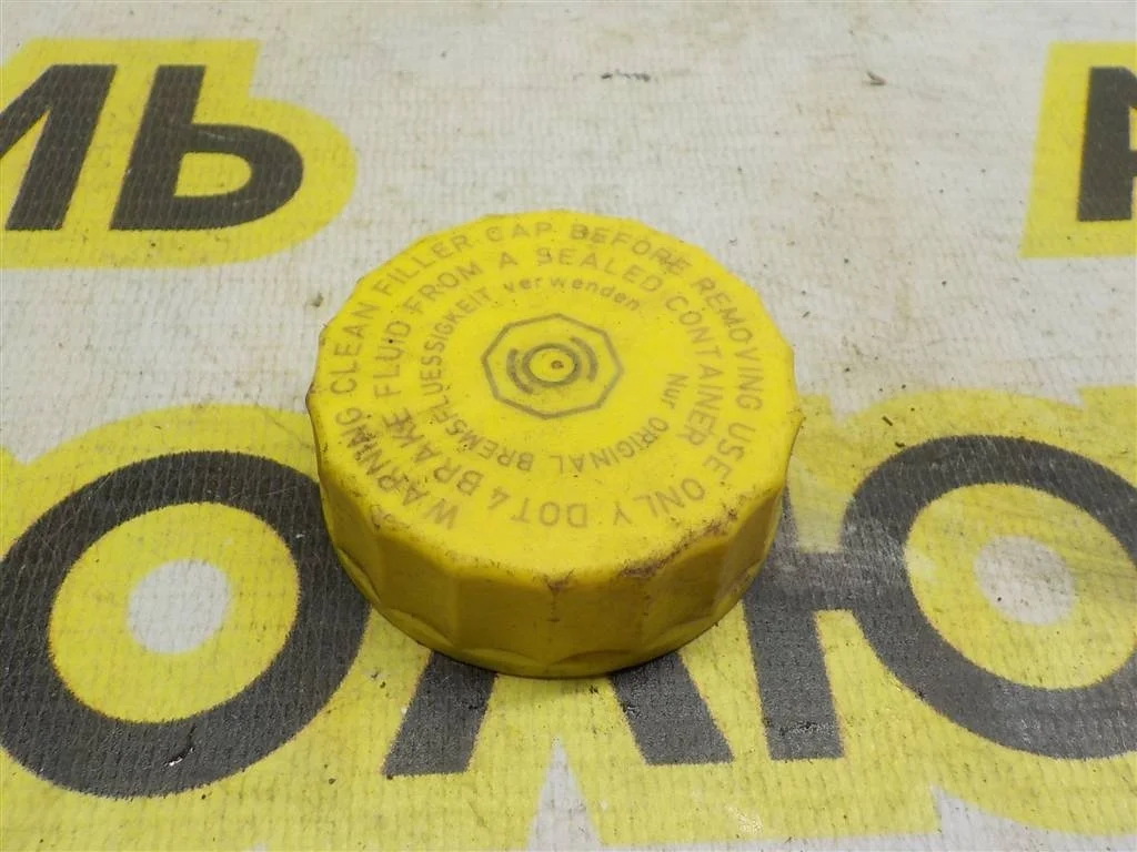 Крышка бачка тормозной жидкости Skoda Roomster I (2006—2010)