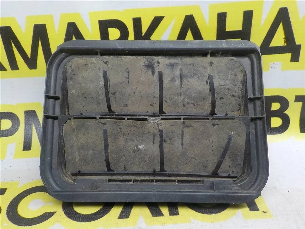 Решетка вентиляционная Renault Logan I (2004—2009)