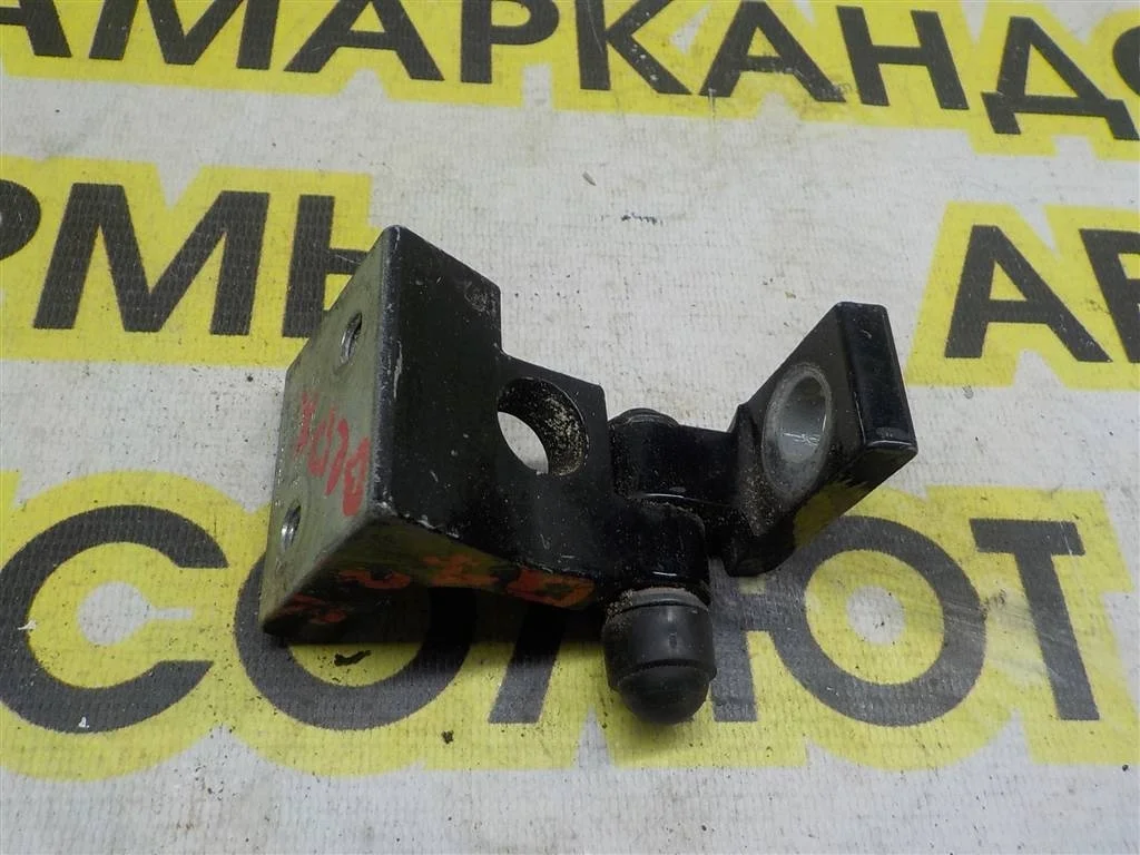 Петля двери задней правой верхняя Audi Q7 4L (2005—2009)