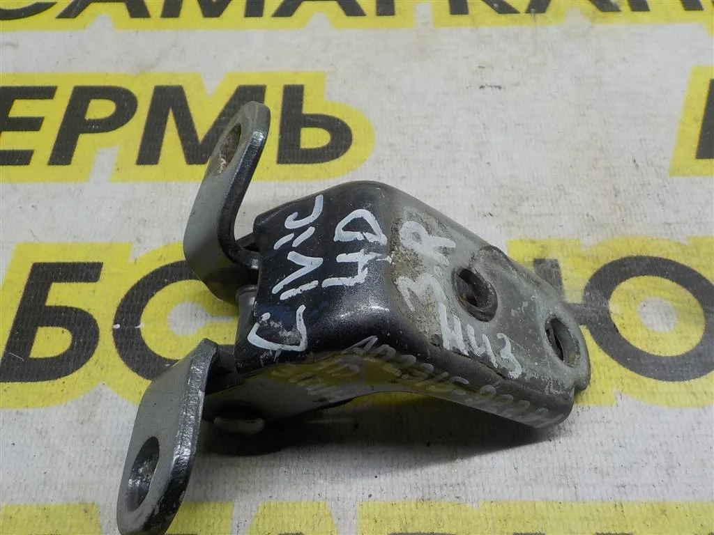 Петля двери задней правой нижняя Honda Civic VIII (2005—2009)