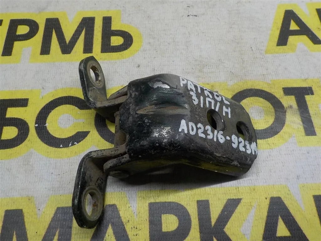 Петля двери Nissan Patrol Y61 (1997—2004)