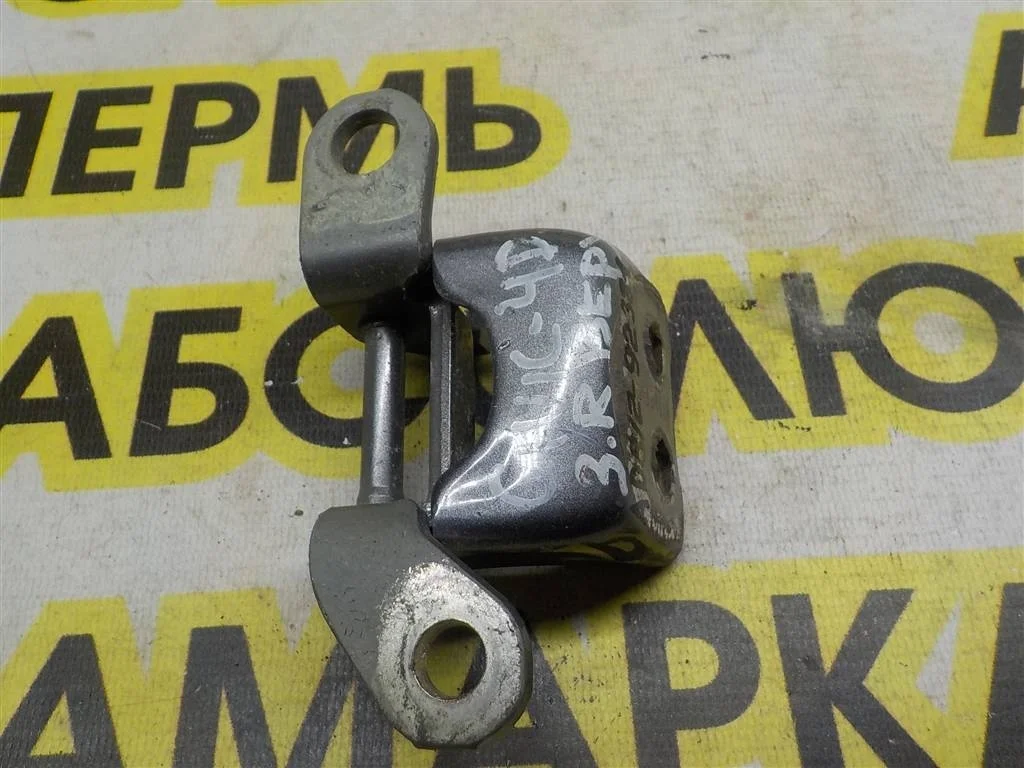 Петля двери задней правой верхняя Honda Civic VIII (2005—2009)