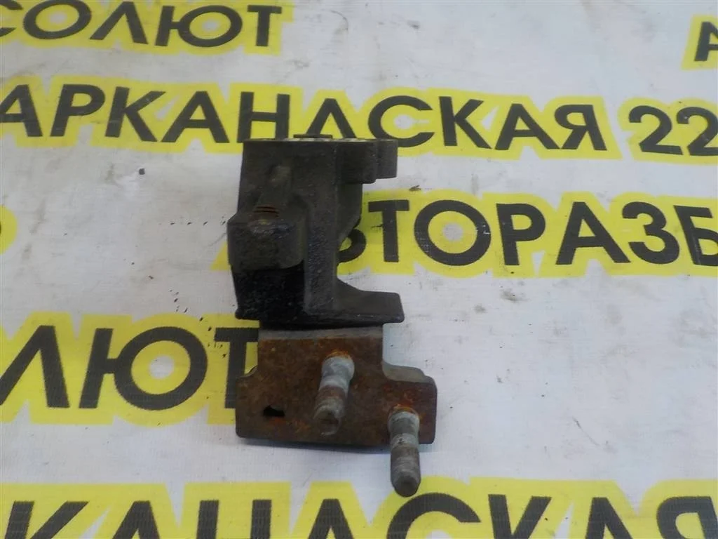 Кронштейн двигателя правый KIA RIO II (2005—2009)