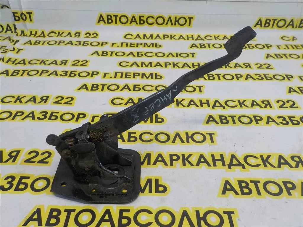Педаль сцепления Mitsubishi Lancer X (2007—2010)