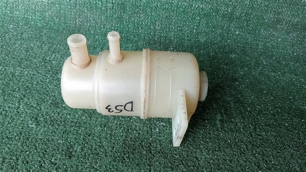 Б.у. бачок гидроусилителя MITSUBISHI Delica D5 CV MITSUBISHI Delica D5 CV