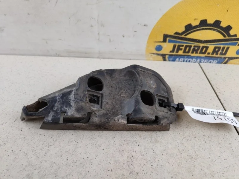 Кронштейн бампера Volvo V50 2010 MW76