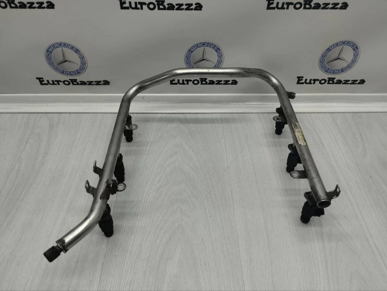 Топливная рампа с форсунками Mercedes М112