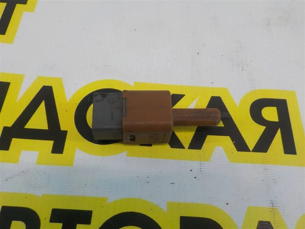 Датчик включения стопсигнала Nissan Teana J32 (2008—2011)
