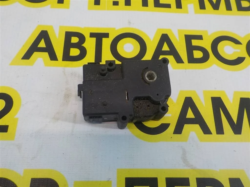 Моторчик заслонки печки Mitsubishi Outlander I (2002—2009)