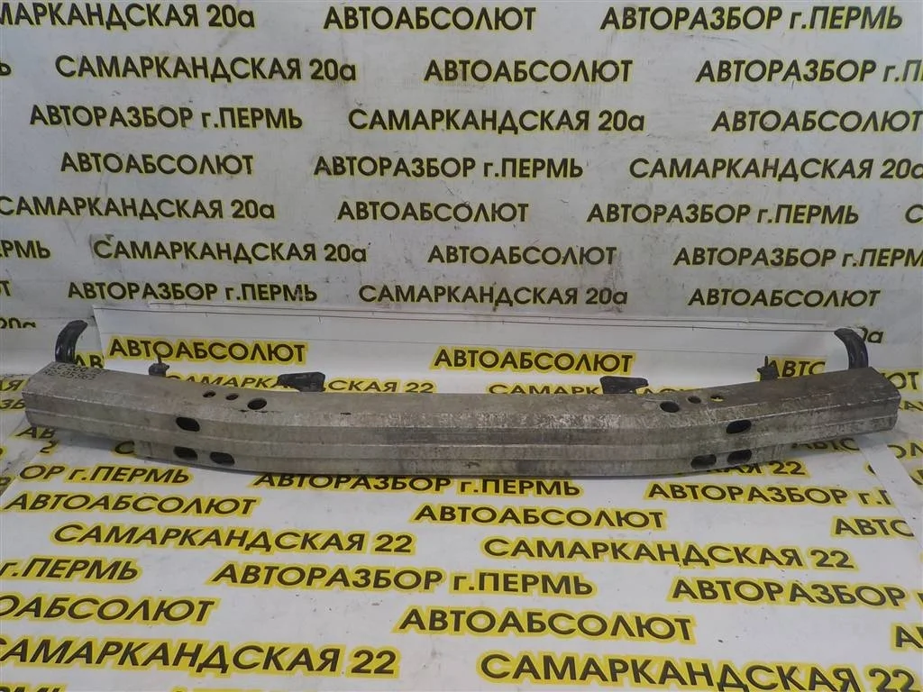 Усилитель переднего бампера Toyota Land Cruiser 200 (2007—2012)