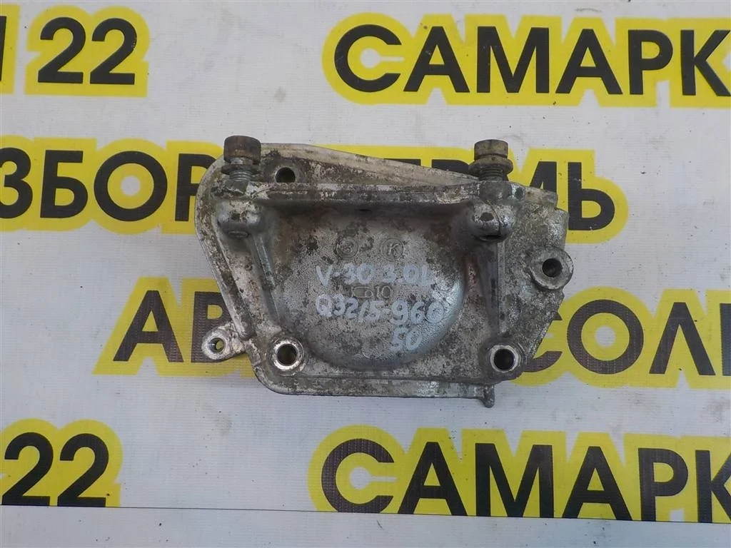 Кронштейн двигателя правый Toyota Camry XV30 (2001—2006)