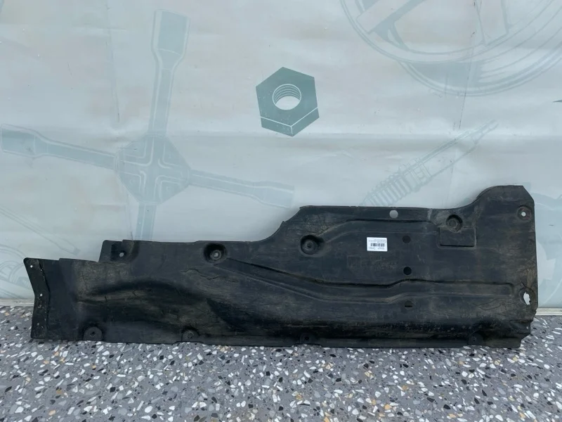 Защита днища правая Mercedes-benz ML 2006 W164