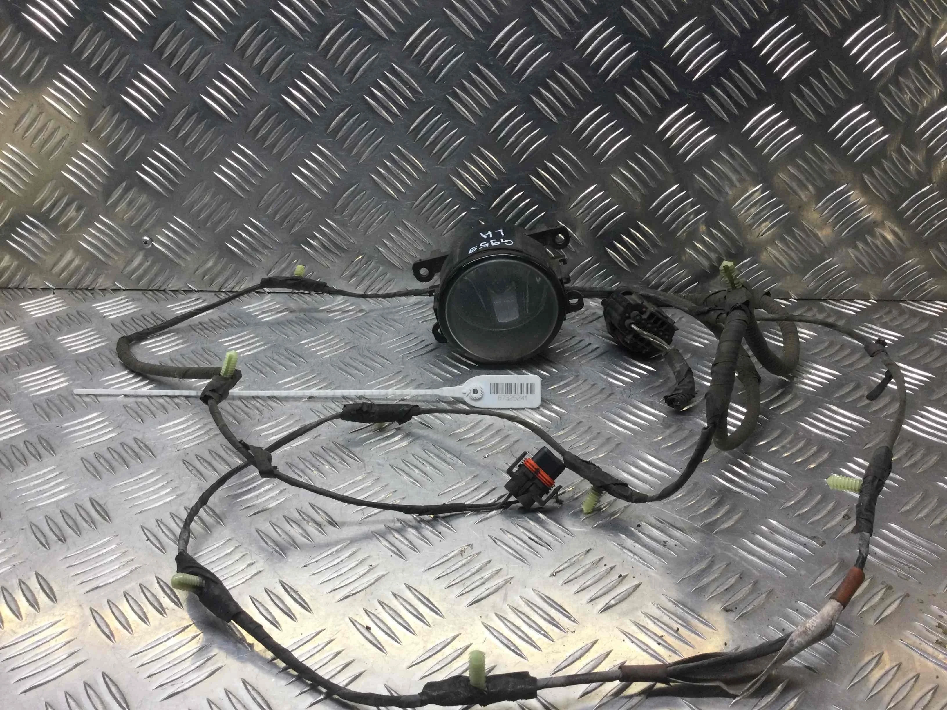 Фара противотуманная левая Jaguar S-type 1 поколение [рестайлинг] (2004-2008) дизель 2.7 D Автомат Седан