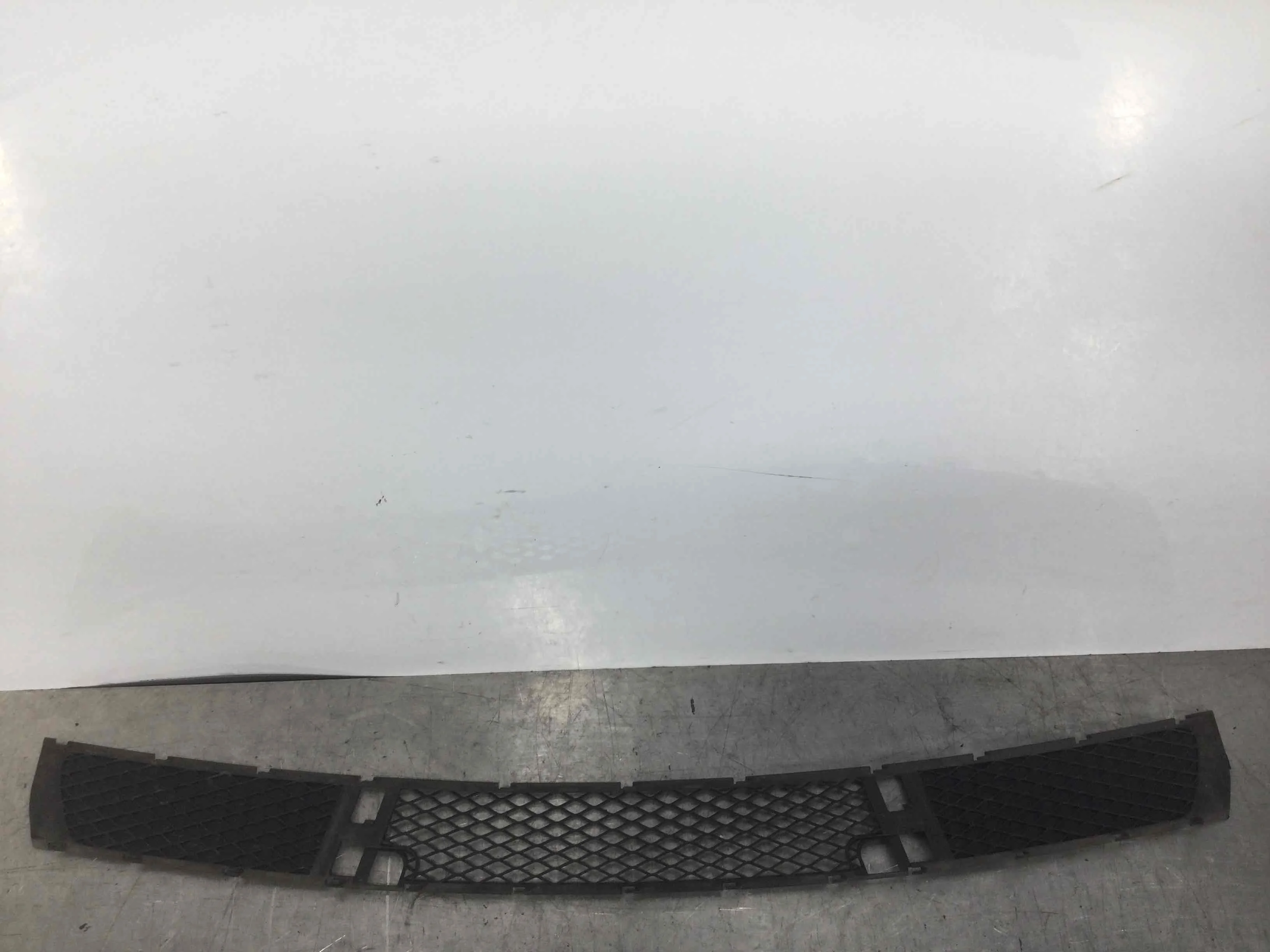 Заглушка (решетка) в бампер передний BMW X3 E83 (2003-2006) бензин 2.5 i Автомат