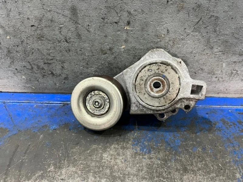 Натяжитель Mitsubishi Pajero 4 V90