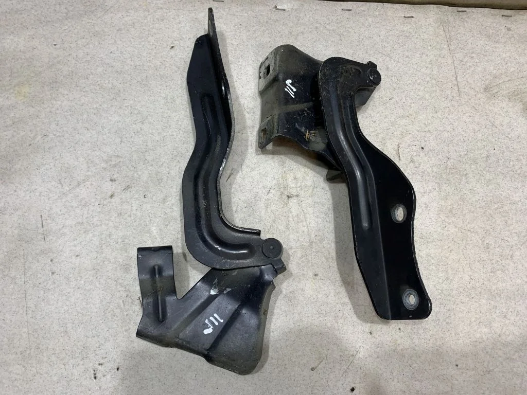 Петля капота Nissan Qashqai J11 654014EA0A