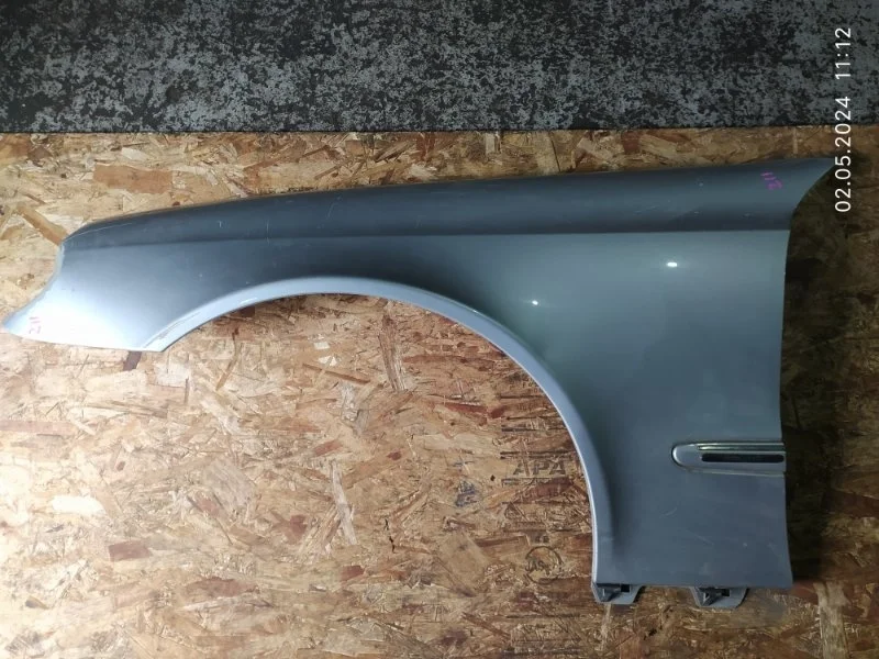 Крыло под ремонт Mercedes-Benz -Class 2005 W211