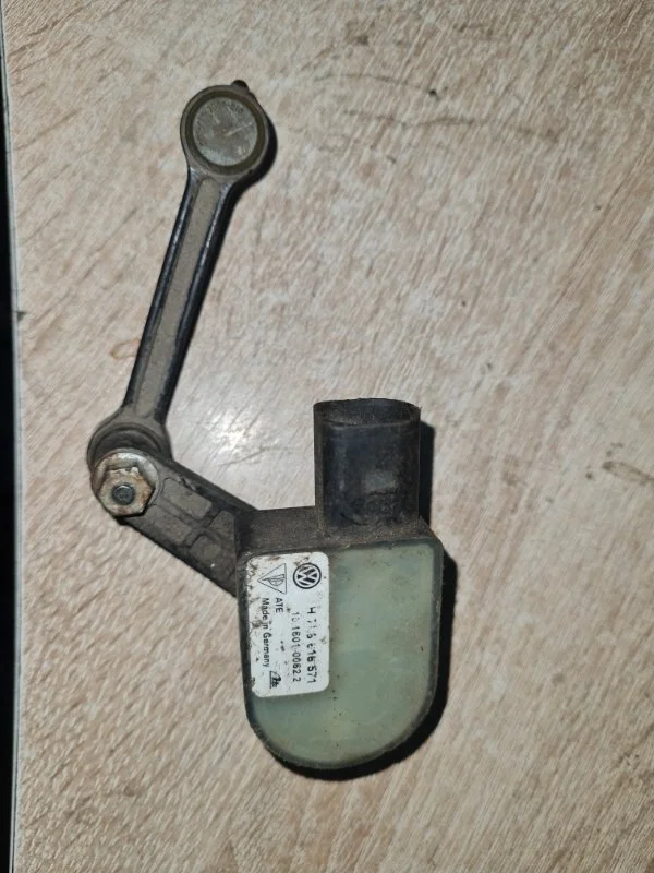 Датчик дорожного просвета рычагом Volkswagen Touareg 2005 7L6