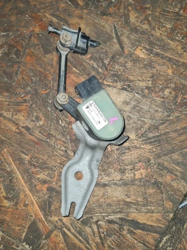 Датчик дорожного просвета рычагом Volkswagen Touareg 2005 7L6