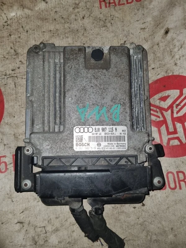 Блок управления двс Audi TT 2010 8J3