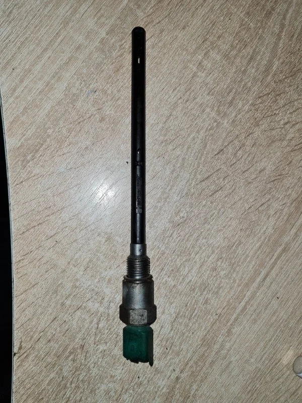 Датчик уровня масла Peugeot 308 2011 универсал