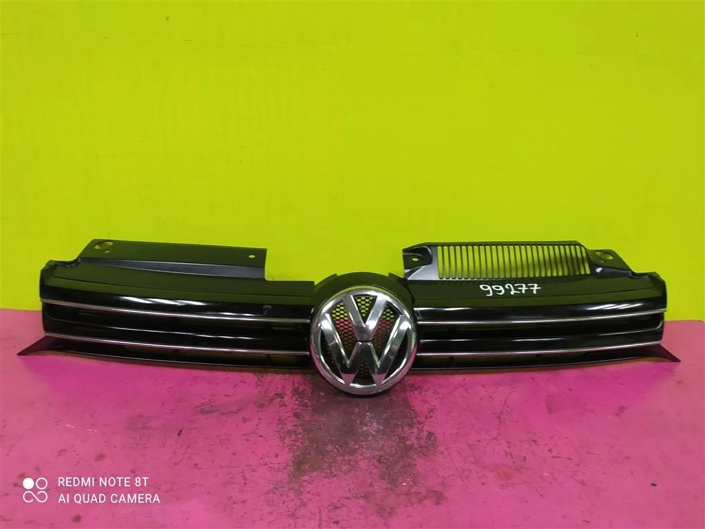 Решетка радиатора VW Golf 6 2009-2014 5K0853651AM