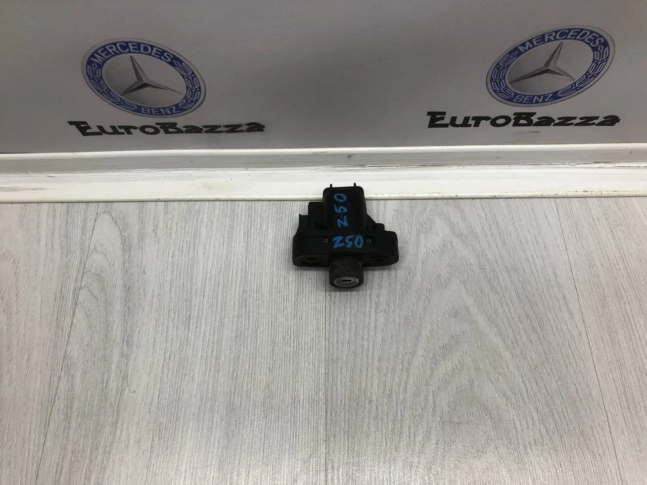 Личинка замка крышка багажника Mercedes W221