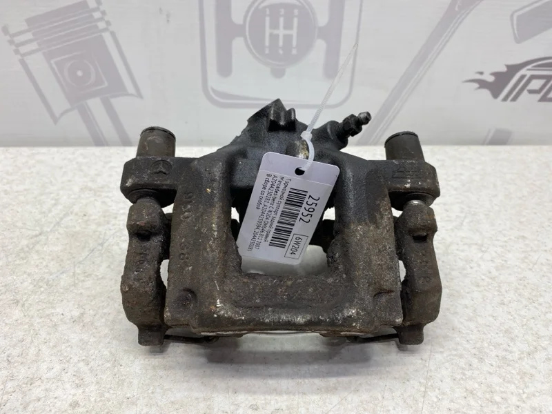 Тормозной суппорт задний правый Mercedes-benz 2007 W204