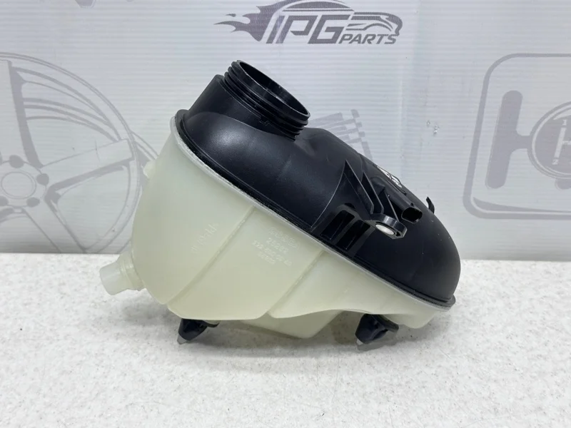 Расширительный бачок Mercedes-benz W222