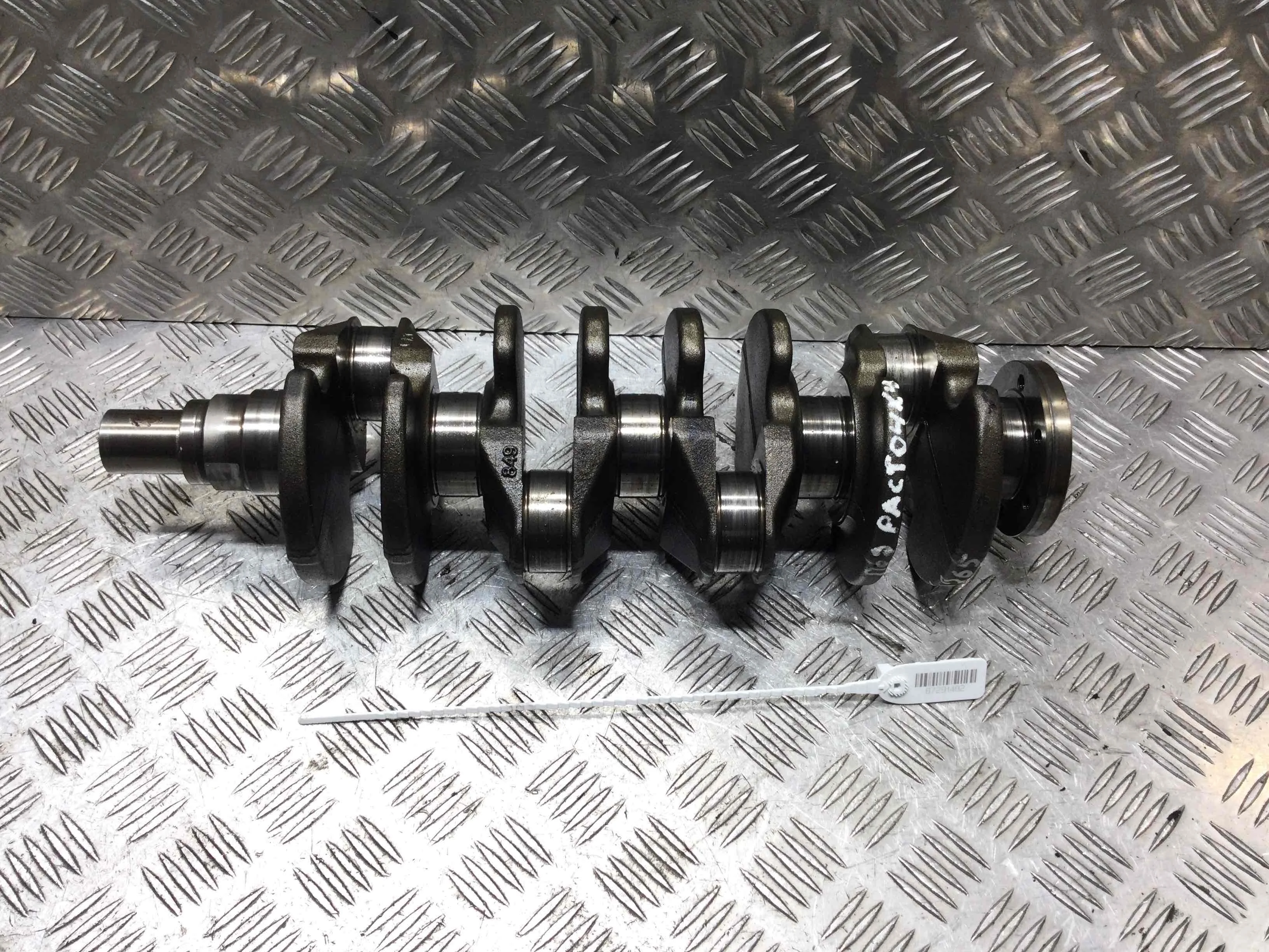 Коленвал Citroen C3 1 поколение (2002-2010) дизель 1.6 HDi Механика Х/б