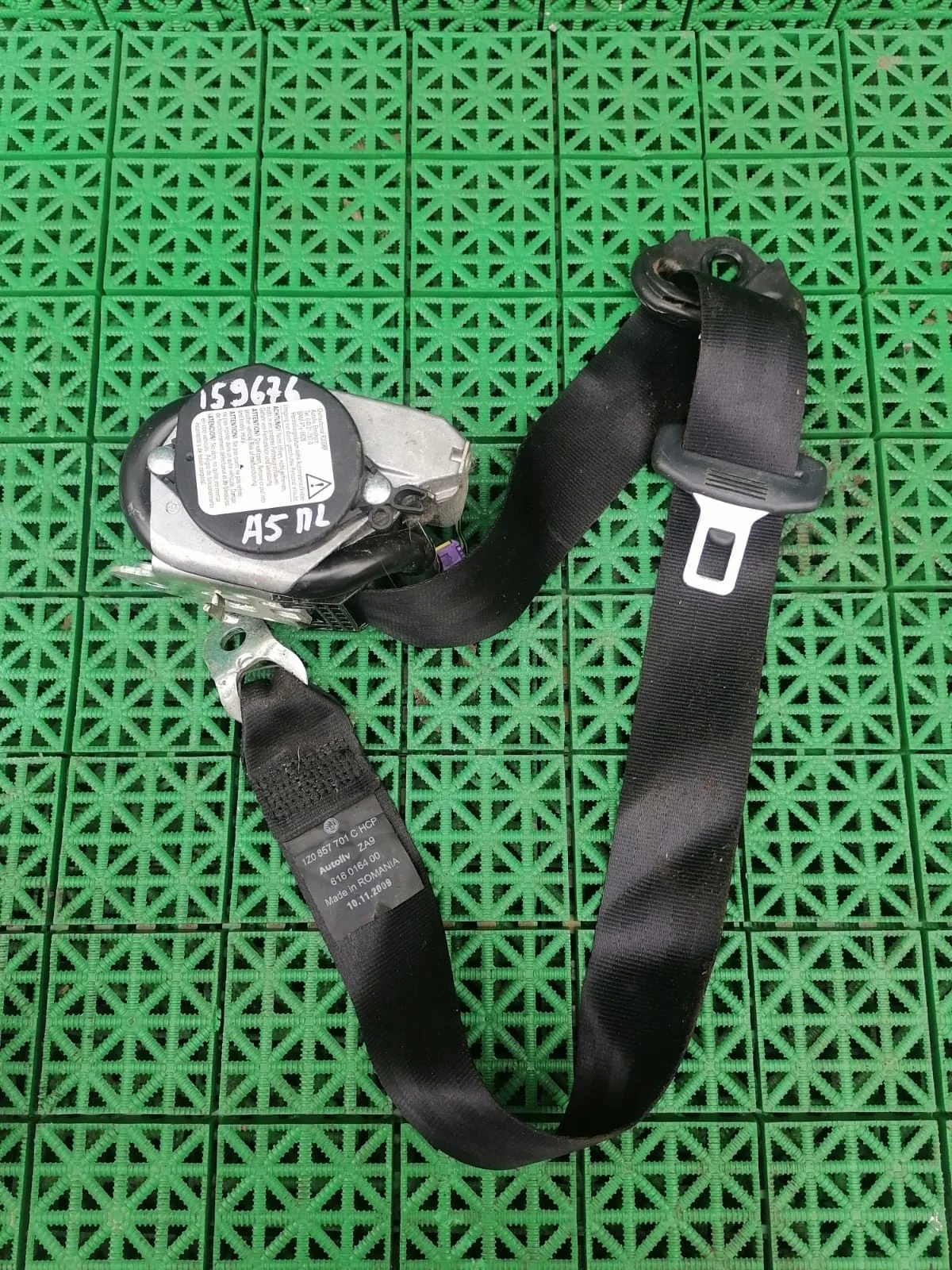 Ремень безопасности SKODA OCTAVIA 1Z 2004- передний левый (с пиропатроном) б/у OCTAVIA 1Z(2004-2012)