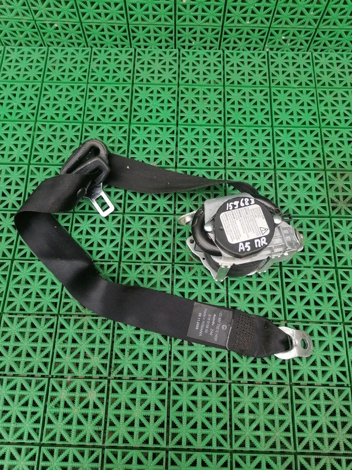 Ремень безопасности SKODA OCTAVIA 1Z 2004- передний правый (с пиропатроном) б/у OCTAVIA 1Z(2004-2012)