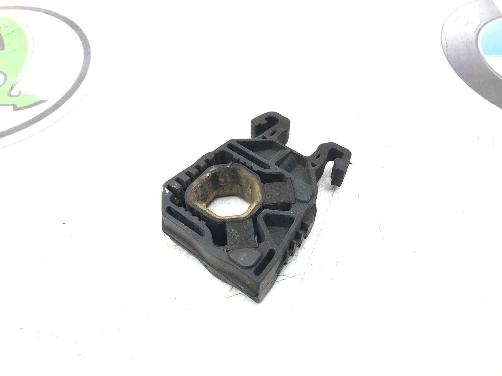 Подушка радиатора Skoda Octavia 2015 5Q0121367D A7 (5E) 1.2 CJZA