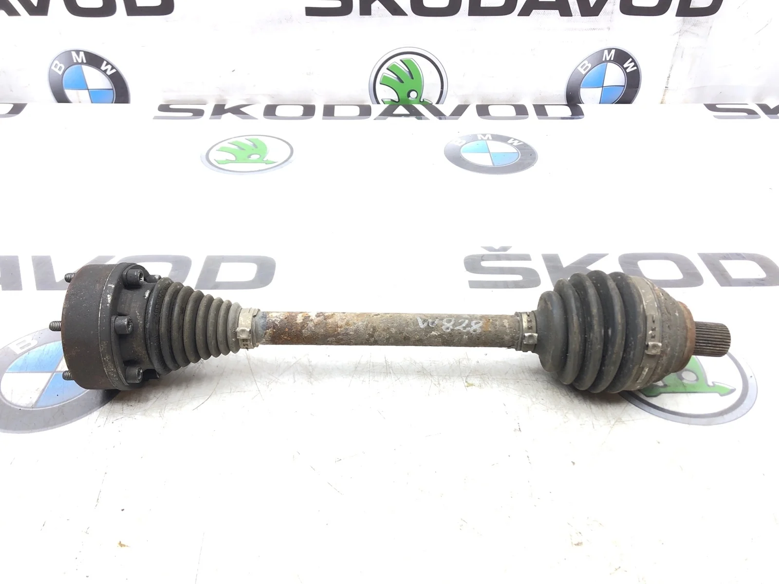 Привод МКПП Skoda Octavia 2015 1K0407271BK A7 (5E) 1.2 CJZA, передний левый