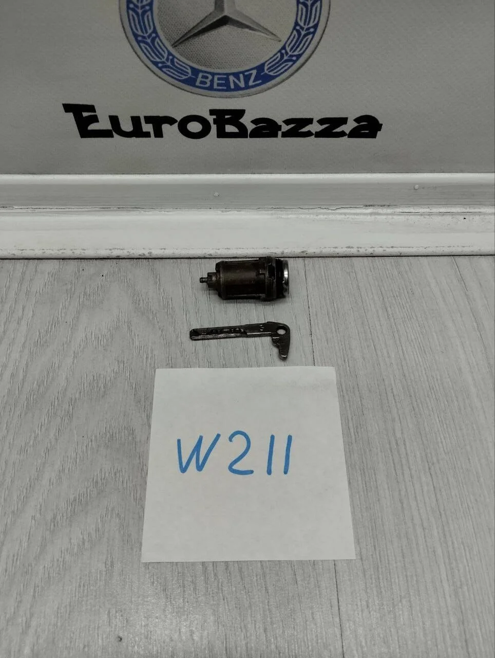 Личинка с ключом Mercedes W211
