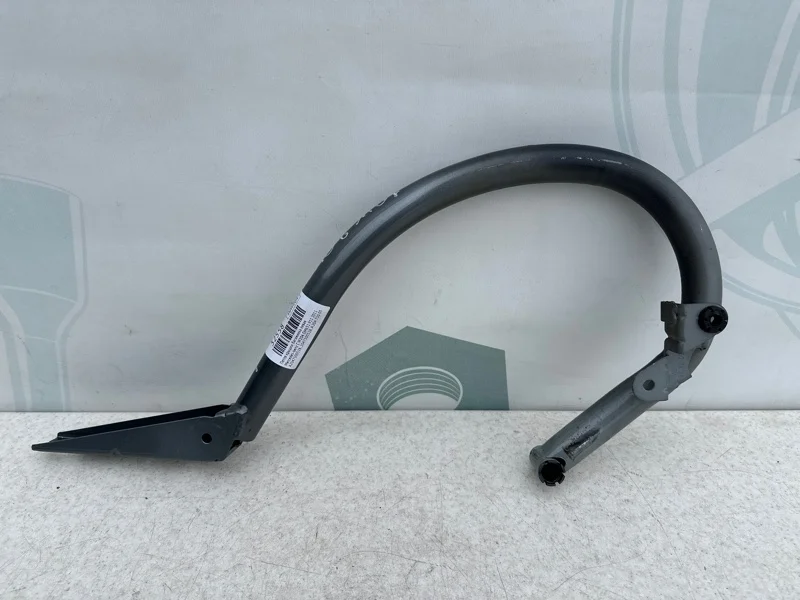 Петля крышки багажника левая Mercedes-benz 2011 W204