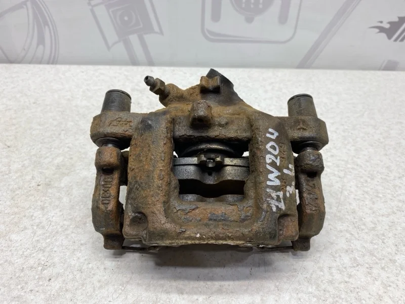 Тормозной суппорт задний левый Mercedes-benz 2009 W204