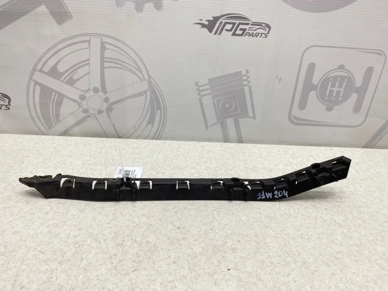 Кронштейн заднего бампера правый Mercedes-benz 2009 W204