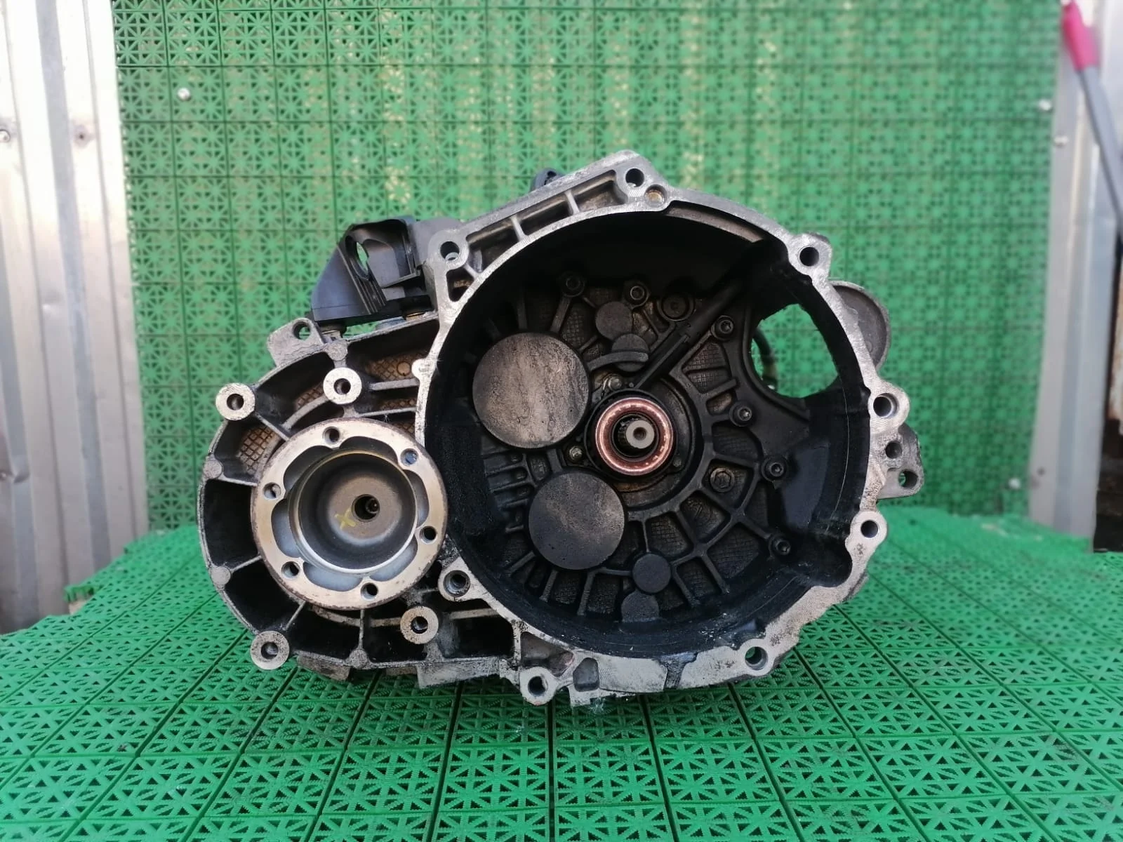 МКПП 6 ступенчатая механическая коробка передач AUDI A3, SKODA OCTAVIA 1Z, VOLKSWAGEN GOLF 5/5+, JETTA 5, PASSAT B6/CC KZS 71/18/23 2004- б/у A3(2004-2013);OCTAVIA 1Z(2004-2012);GOLF 5(2004-2009);JETTA 5(2005-2009);PASSAT B6(2005-2010)