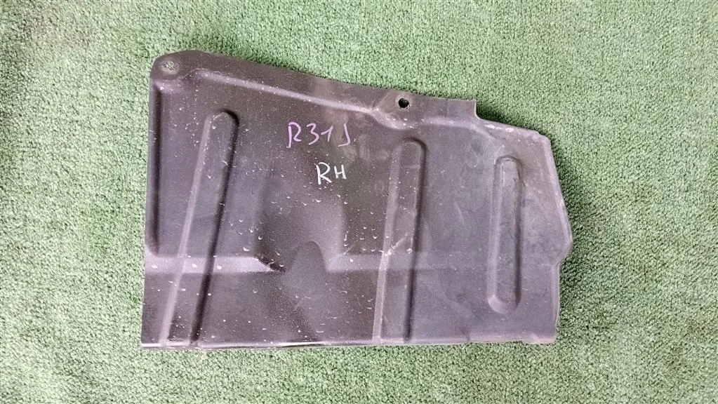 Б.у. пыльник двигателя TOYOTA RAV4 ACA30 TOYOTA RAV4 ACA30