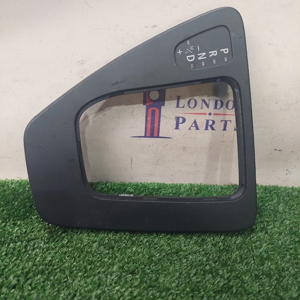 Декоративная накладка (рамка) BMW E92