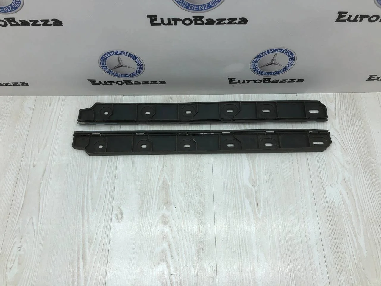 Направляющая заднего бампера Mercedes W639