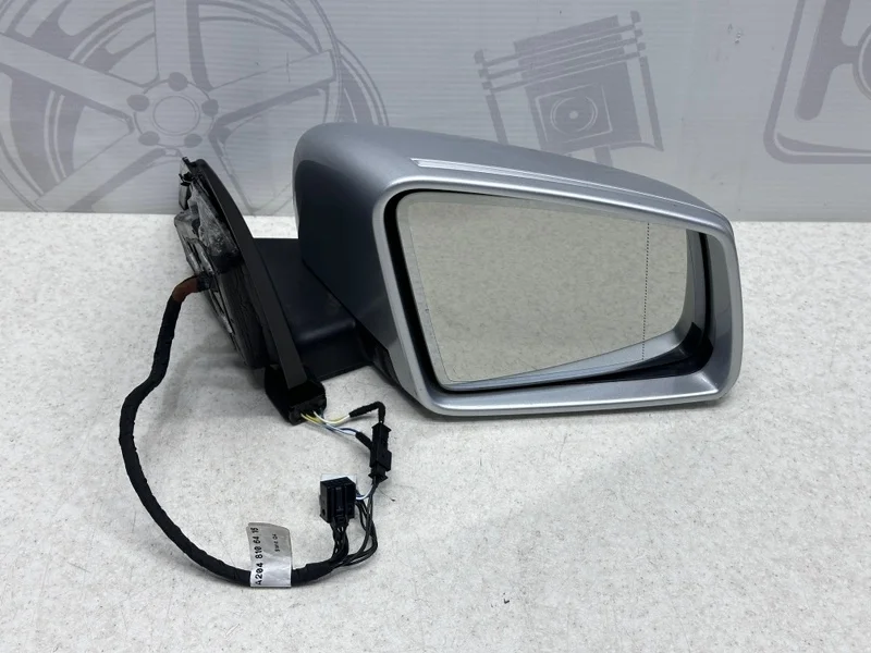 Зеркало правое Mercedes-benz 2009 W204