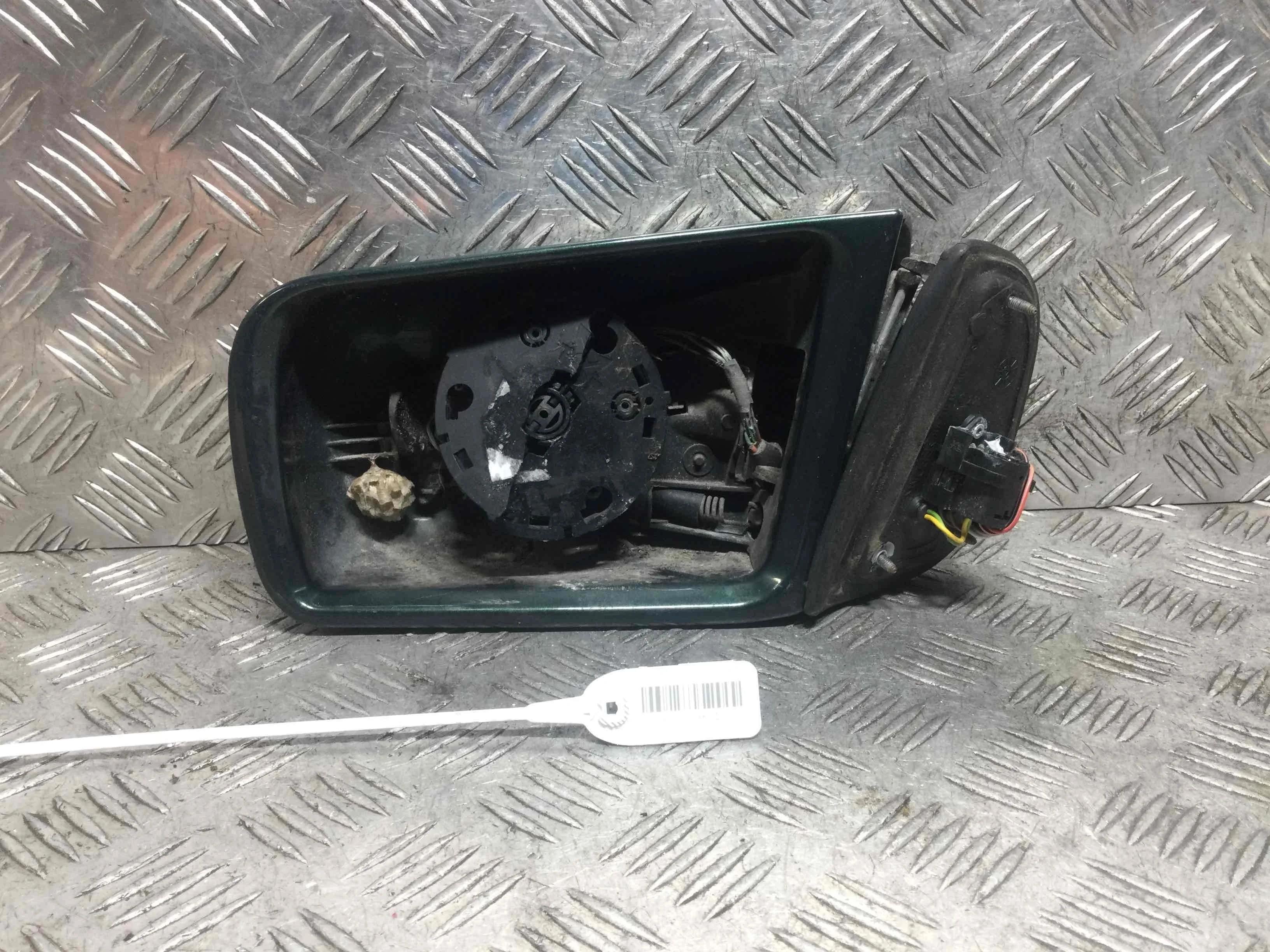 Корпус зеркала наружного левого Mercedes E-klasse E-klasse (W210) 1995 - 2003 бензин 2.3 i Механика Седан