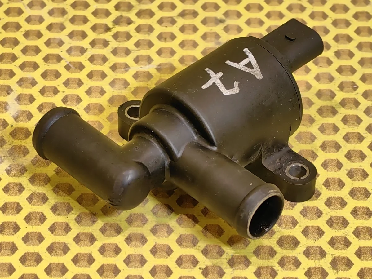 Клапан электромагнитный Skoda Octavia 2018 4H0121671B A7 CJSA