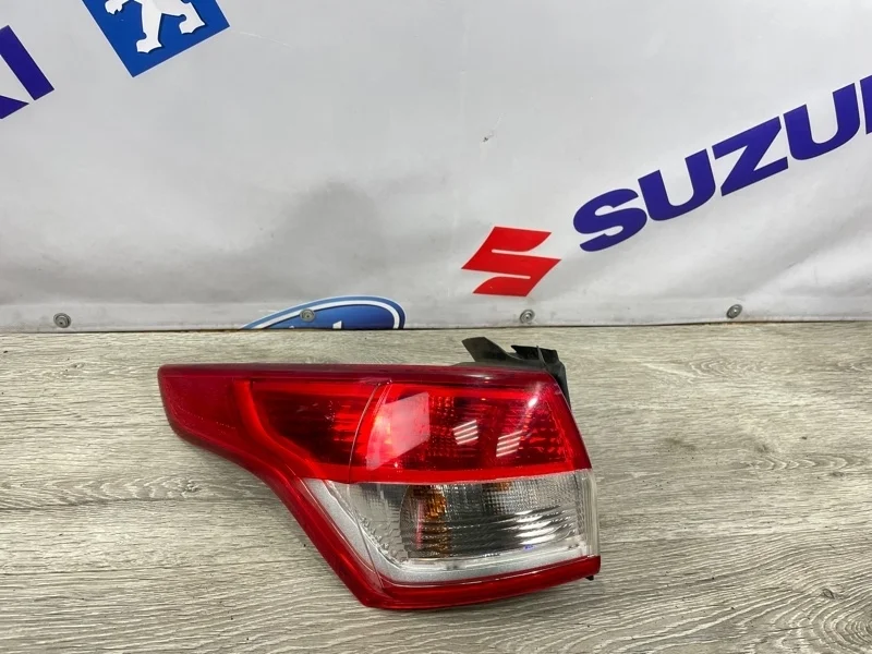 Задний фонарь FORD KUGA 2 2013